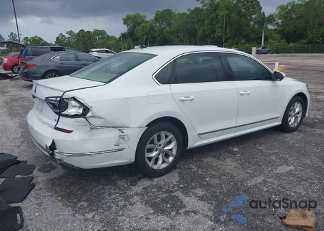 2017 Volkswagen Passat 1.8T S z USA, uszkodzony, nr VIN 1VWAT7A36HC042726